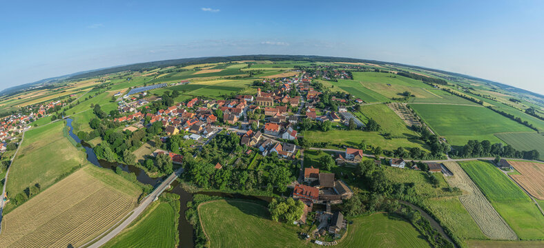 Die Erholungsregion Hesselberg rund um die Gemeinde Gerolfingen im Luftbild