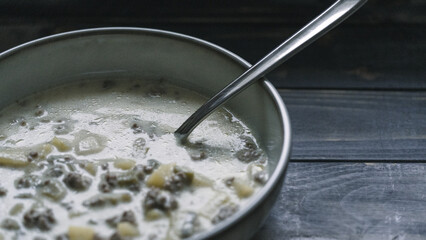 Kräftige Hackfleisch-Lauch-Suppe – Wärmendes Winteressen