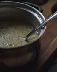  Festliche Hackfleisch-Lauch-Suppe mit Kartoffelstücken für kalte Wintertage