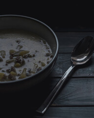 Festliche Hackfleisch-Lauch-Suppe mit Kartoffelst&uuml;cken f&uuml;r kalte Tage