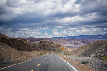 Expressways and national roads in Xinjiang, China