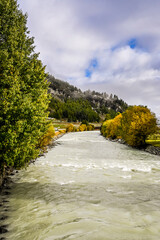 Susch, Dorf, Engadin, Unterengadin, Inn, Fluss, Alpen, Flüelapass, Passstrasse, Bergstrasse, Wanderweg, via Engiadina, Herbst, Inntal, Herbstfarben, Herbstwanderung, Graubünden, Schweiz