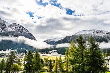 La Punt Chamues-ch, Oberengadin, Albula, Albulapass, Passstrasse, Bergstrasse, Wanderweg, Graubünden, Engadin, Val Chamuer, Inn, Alpen, Herbst, Wintereinbruch, Schneedecke, Schweiz