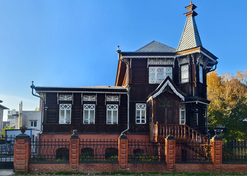 old building in the old district of Barnaul. An ancient pre-revolutionary architecture from the time of the Russian Empire. merchant's house. private house in Russian style.