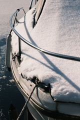 Boote auf winterlichem St&ouml;ssensee zu Berlin