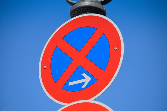 Verkehrsschild, Absolutes Halteverbot, Potsdam, Brandenburg, Deutschland