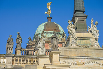 Fototapeta premium Communs am Neuen Palais, Park Sanssouci, Potsdam, Brandenburg, Deutschland