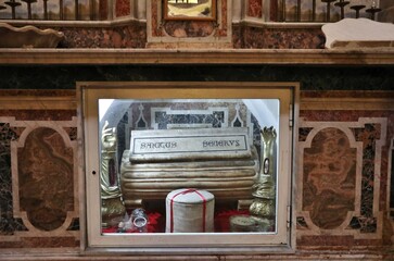 Napoli - Reliquie di San Severo nella Basilica di San Giorgio Maggiore
