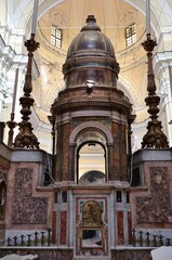 Napoli - Scorcio dell'altare maggiore della Basilica di San Giorgio dall'abside