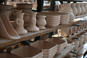 Ceramics Production of tableware from ecological materials
