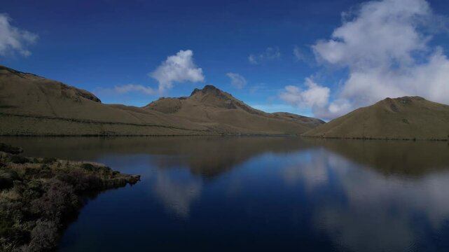 Uno de los escenarios naturales m&aacute;s hermosos de Imbabura y Pichincha. La Laguna de Mojanda Tabacundo est&aacute;n rodeadas por pajonales y remanentes de bosques nativos que mantienen una biodiversidad.