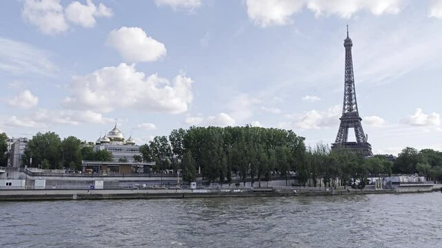 Paris, Eiffelturm mit Fluss Seine, 10bit HLG