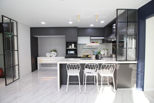 Interiores de cocina coreana, lavavajillas lujosas, cocinas que pueden ser &uacute;tiles tanto para el almacenamiento como para el uso pr&aacute;ctico