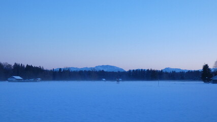 Fototapeta premium fog & snow covered feild