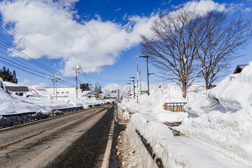 Fototapeta premium 白馬村 国道148号線 道の駅前