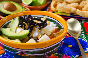 メキシコのトルティージャのスープ　ソパ・デ・トルティージャ　（ソパデトルティージャ）　ソパ・アステカ　 Mexican tortilla soup　Sopa de Tortilla (Sopa Azteca）