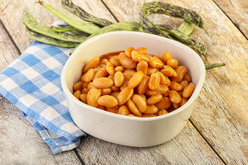 White bean in tomato sauce