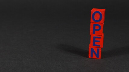 APRI la scritta su sfondo nero per scrivere del testo.