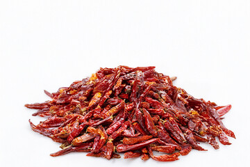 Fototapeta premium 白い背景に山盛りのトウガラシ