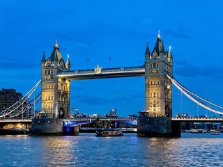 Fototapeta premium Tower Bridge at Twilight in London