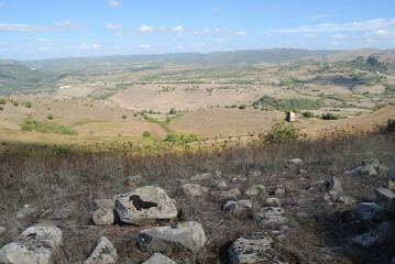 Veduta del Monte Larenta, antico cratere vulcanico © Rodolfo
