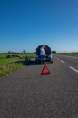 Obraz premium Car trouble on the road