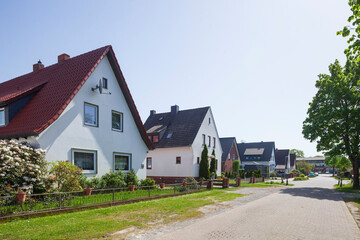Häuserzeile mit Wohnhäusern, Lilienthal, Niedersachsen, Deutschland © detailfoto