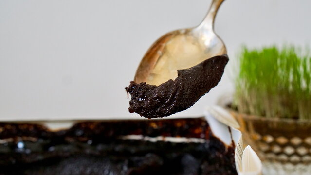 Spoonful of M&auml;mmi &ndash; Traditional Finnish Easter Dessert Rye Pudding