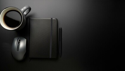 테이블 위, 마우스와 노트, 커피 한 잔
