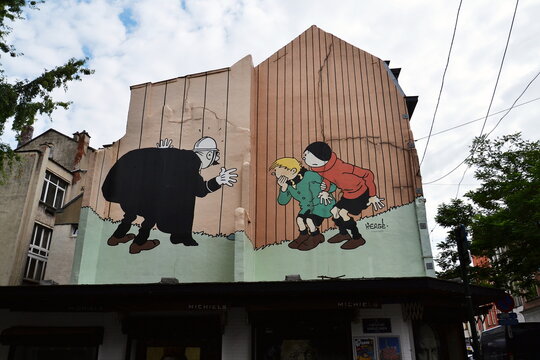 Comic strip mural painting in Brussels, Belgium
