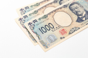 白背景に3000円