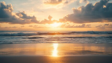 Obraz premium Sunrise over calm ocean waves