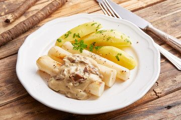 Salsify and Boiled Potatoes with Vegan Hollandaise Sauce