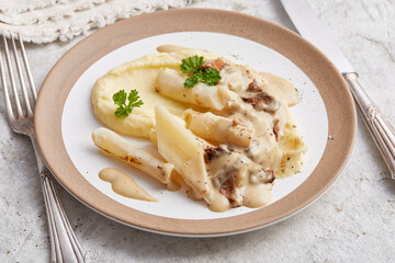 Salsify and Boiled Potatoes with Vegan Hollandaise Sauce