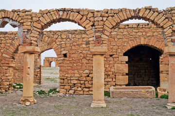 l'area archeologica dell'antico presidio militare romano di Ammaedara nei pressi della cittadina di...