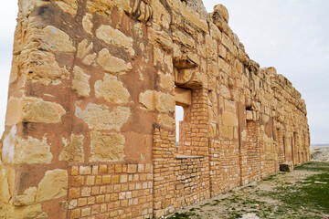 l'area archeologica dell'antico presidio militare romano di Ammaedara nei pressi della cittadina di...