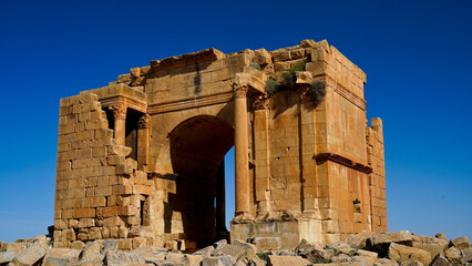 l'area archeologica dell'antico presidio militare romano di Ammaedara nei pressi della cittadina di...