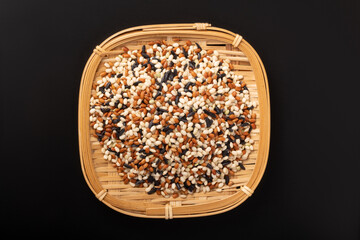 ［鹿児島県産］霧島三色米　（もち玄米）