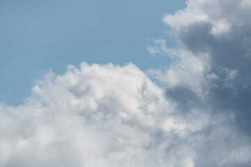 発達した雲をクローズアップして撮影