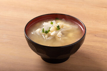 押し大豆の味噌汁