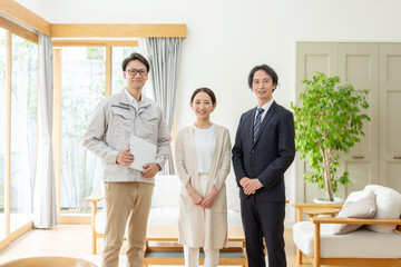 Fototapeta premium 住宅 業者 施主 女性 男性 家