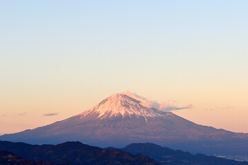 日本平から見る赤く染まる富士山