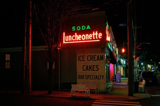Hildebrandts vintage neon sign at night in Williston Park, New York