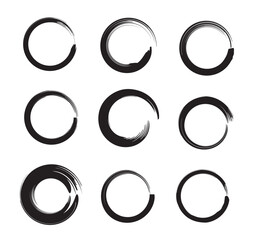 Grunge circles brush set. Black circle frames. Round line of black paint. Grunge round shapes. Circular ink brush stroke fro design elements