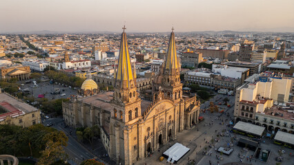 vista aerea tomada con el drone desde arriba de la catedral de guadalajara en el centro historico...