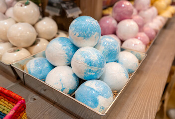 White Blue Bath Bombs in Shop, Colorful Fragrance Bathroom Ball, Water Cosmetic, Round Spa Salt Balls