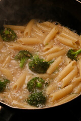 ブロッコリーとツナのペンネパスタ