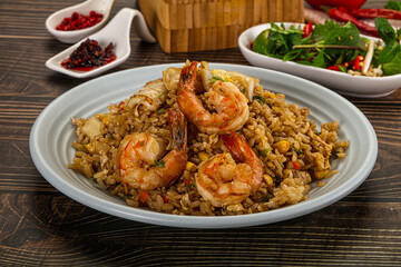 Vietnamese fried rice with prawn and squid Kom Ran