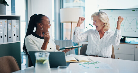 Obraz premium Business women, tablet and celebrate success, teamwork and excited for achievement in office. Winning, manager and cheers together with financial metrics, victory and target for investment growth