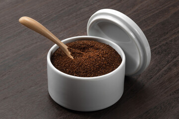 ドリップ用に挽いたコーヒー豆